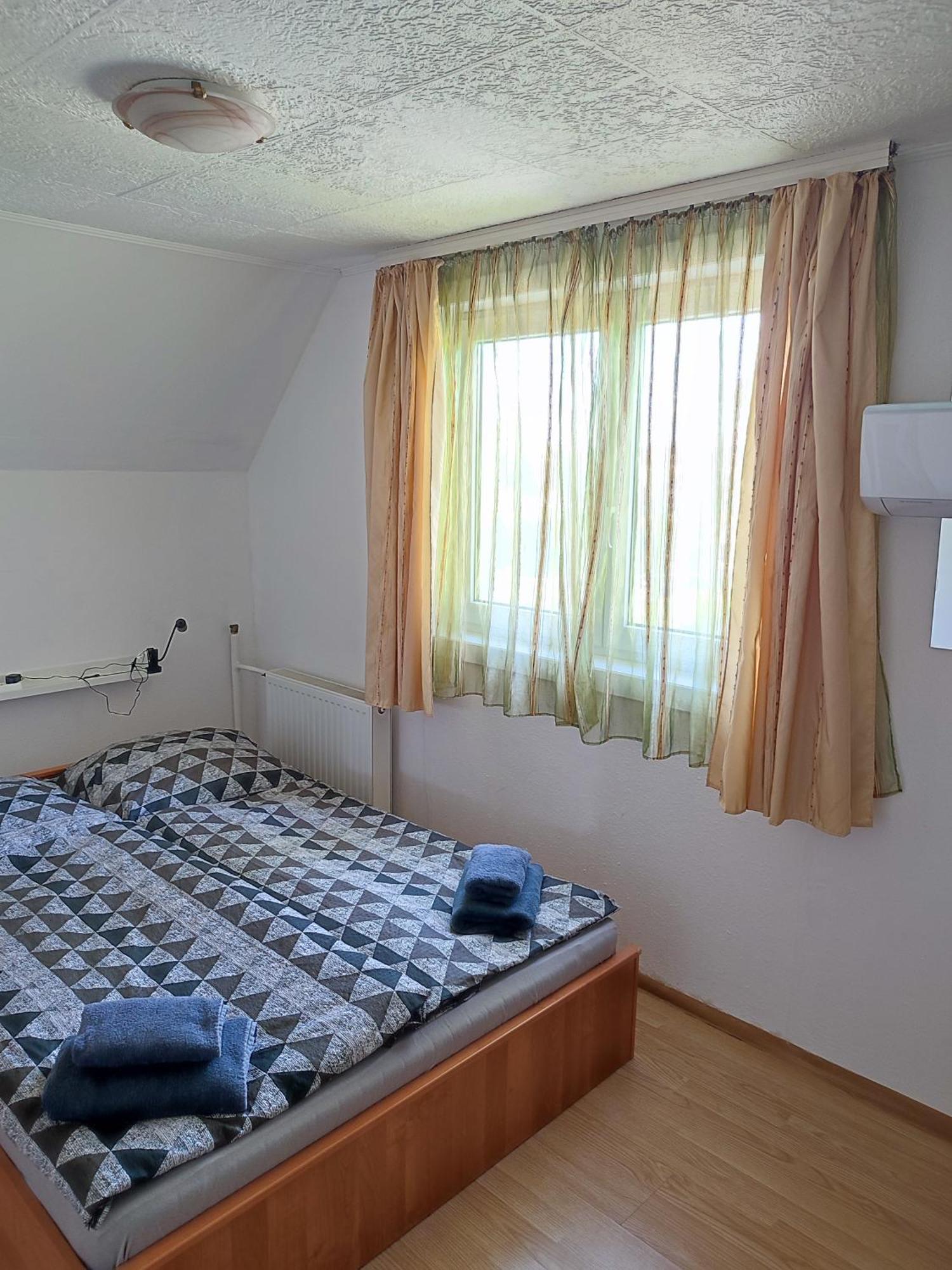 בלטונללה Aranyharmat Apartman מראה חיצוני תמונה